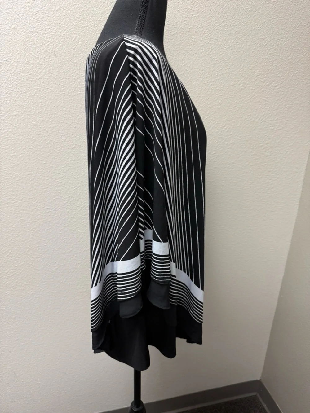 Allison Daley 3X Black White Striped Poncho Blouse Flowy Cape Top Chic - Picture 6 of 11